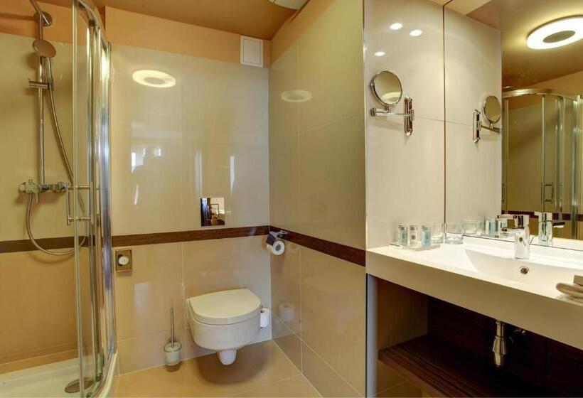 스탠다드 룸, Haston City