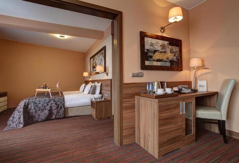 주니어 스위트, Haston City