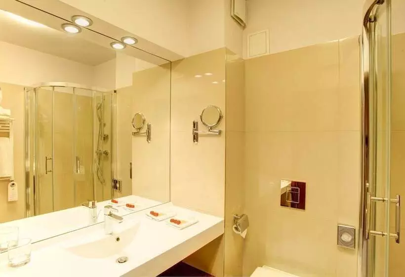 اتاق استاندارد یک نفره, Haston City
