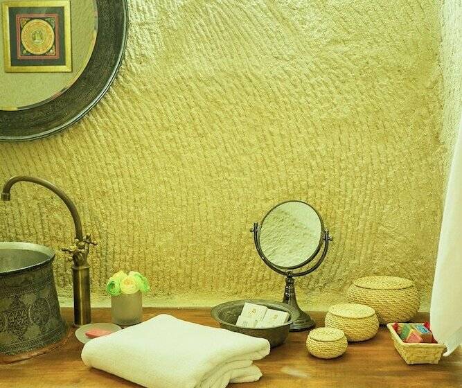 סוויטה, Hezen Cave