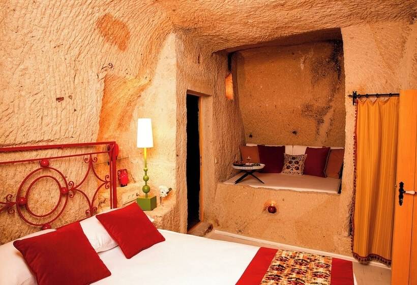 סוויטה, Hezen Cave