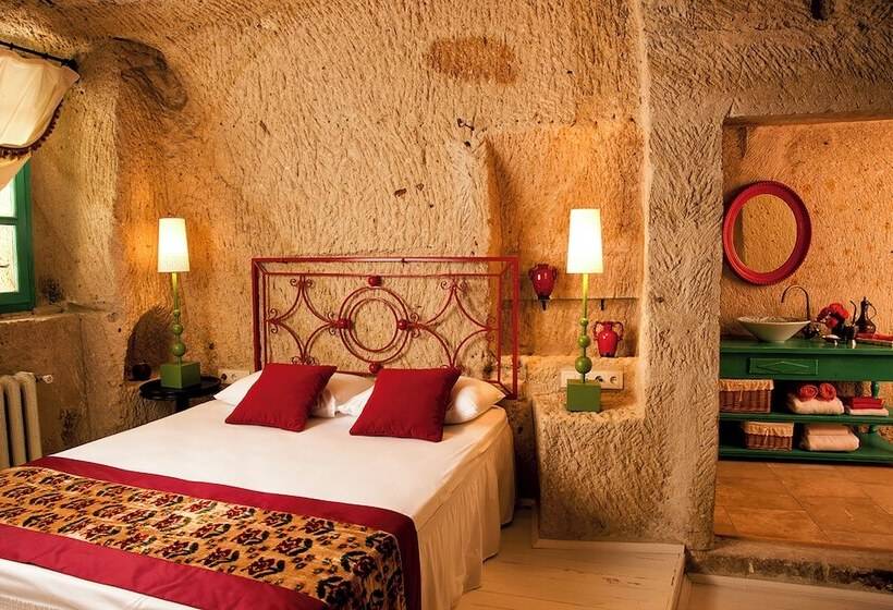 סוויטה, Hezen Cave