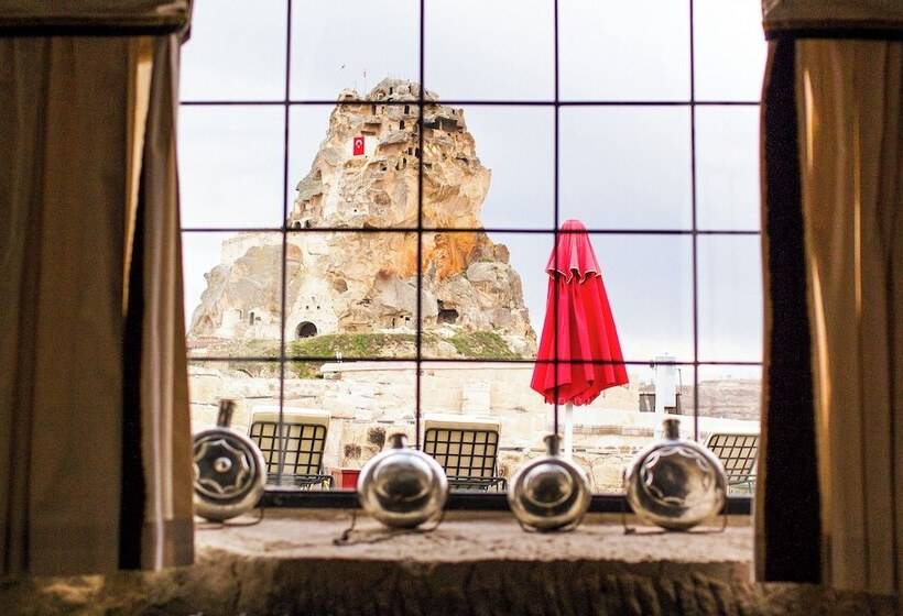 סוויטת סופריור, Hezen Cave