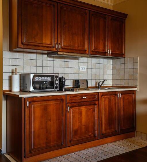 스탠다드 스튜디오, Iosefin Residence