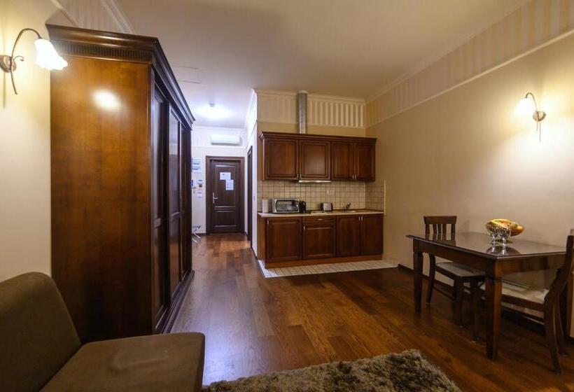 스탠다드 스튜디오, Iosefin Residence