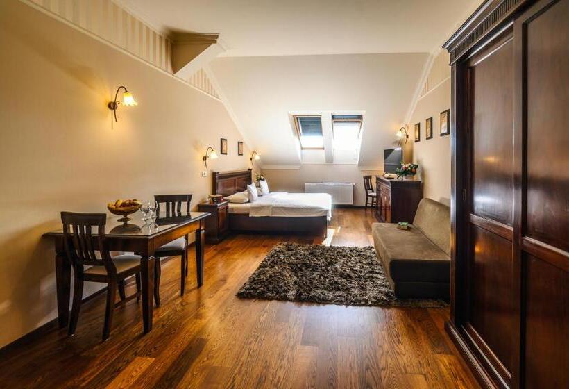 스탠다드 스튜디오, Iosefin Residence