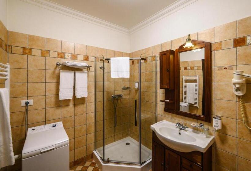 스탠다드 스튜디오, Iosefin Residence