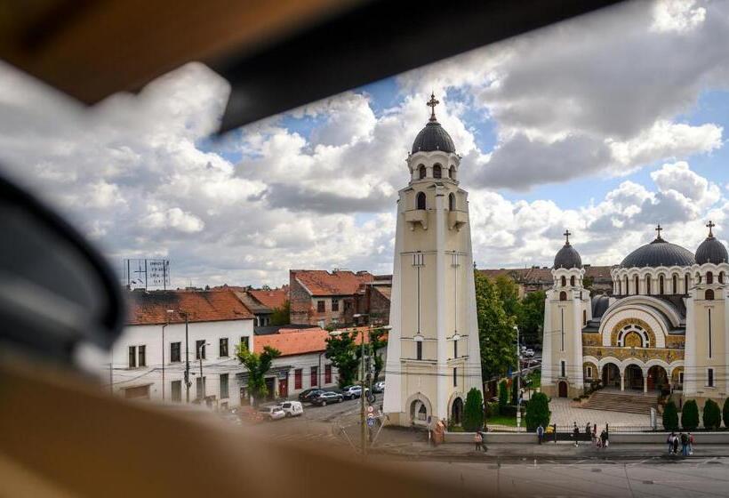 스탠다드 스튜디오, Iosefin Residence