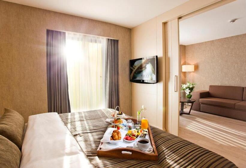 جناح جونيور, Limak Eurasia Luxury