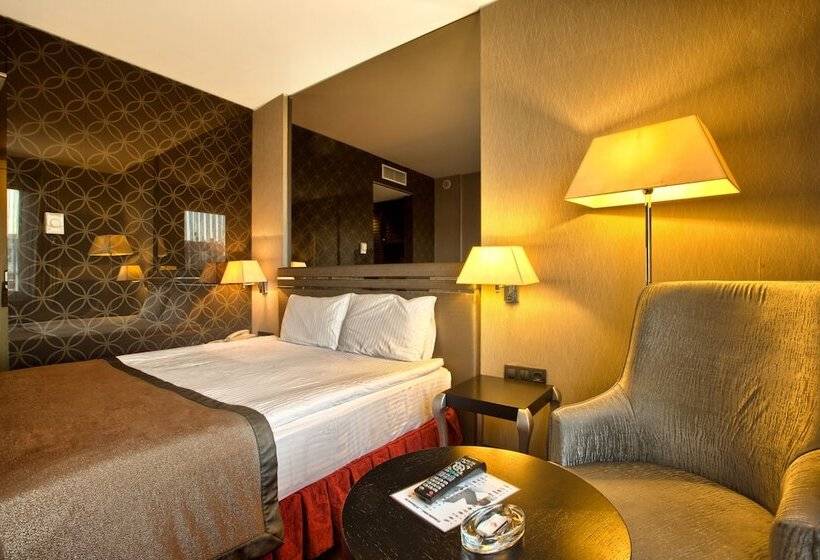 标准间, Niza Park