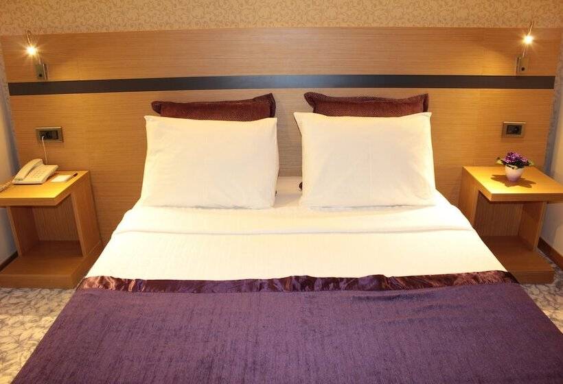 اتاق لوکس, Osaka Airport