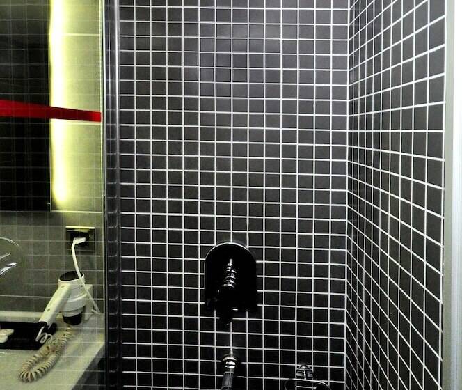 اتاق سوپریور, Osaka Airport