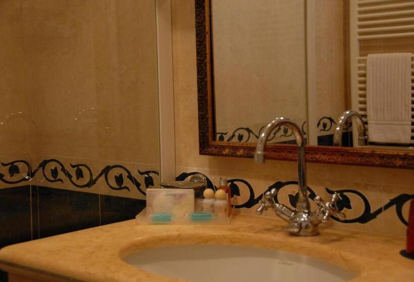 اتاق کلاسیک, Pensione Accademia  Villa Maravege