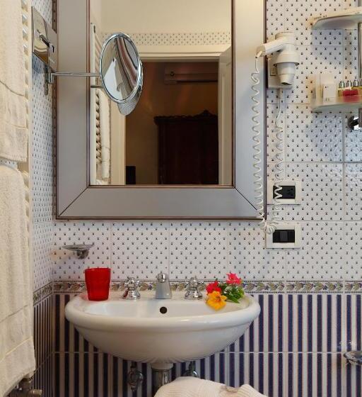 اتاق سوپریور, Pensione Accademia  Villa Maravege