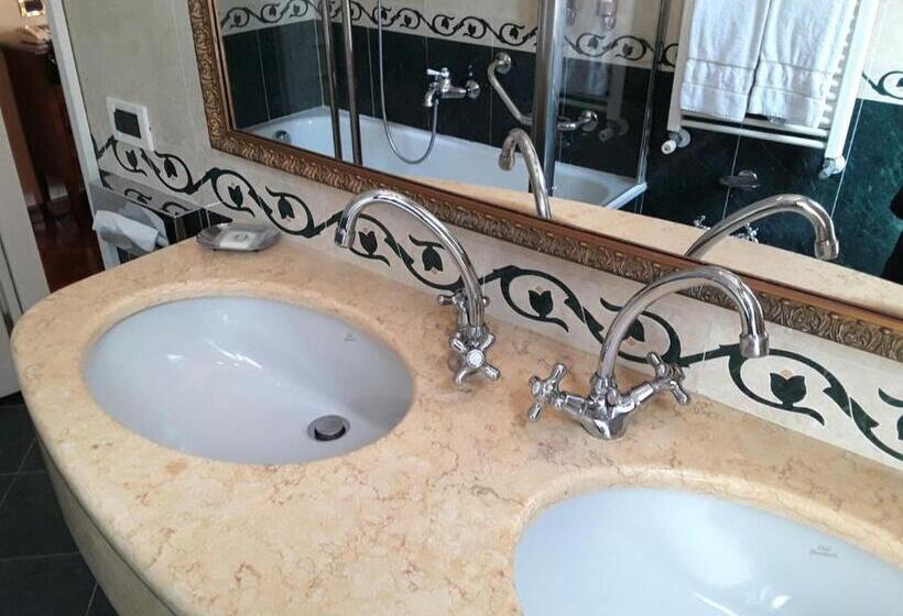 اتاق سوپریور, Pensione Accademia  Villa Maravege