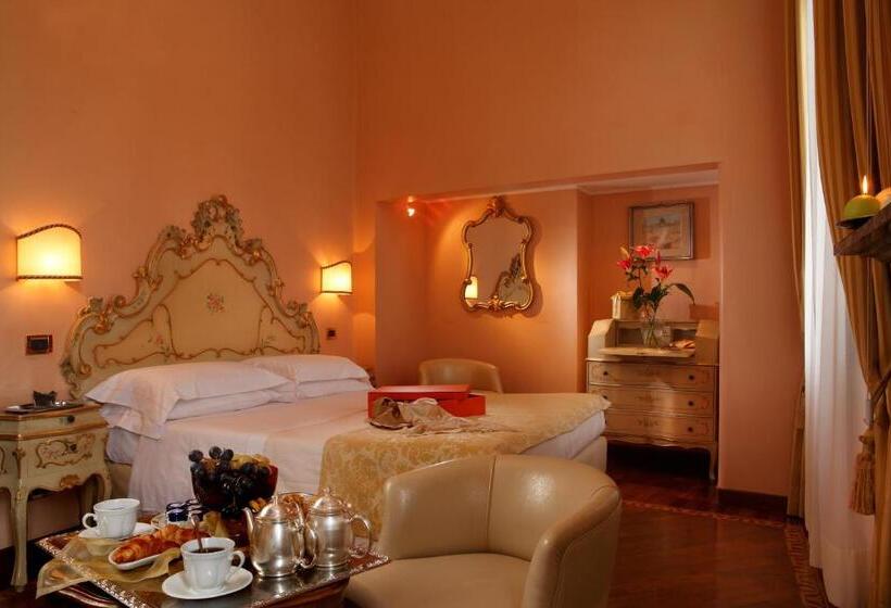 اتاق استاندارد سه نفره, Pensione Accademia  Villa Maravege