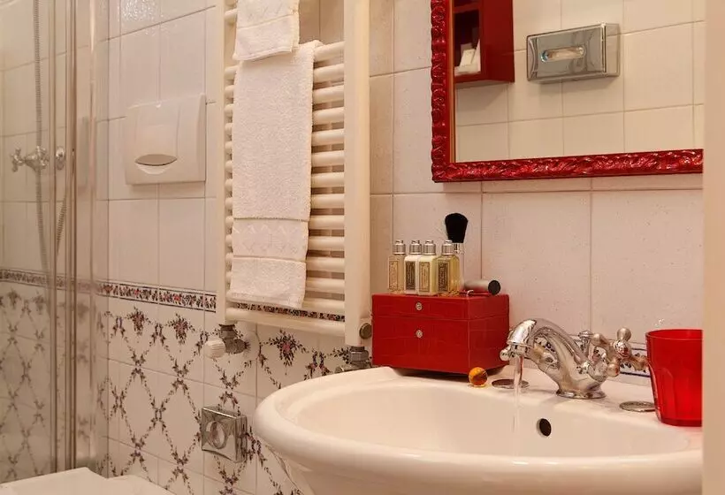 اتاق کلاسیک, Pensione Accademia  Villa Maravege