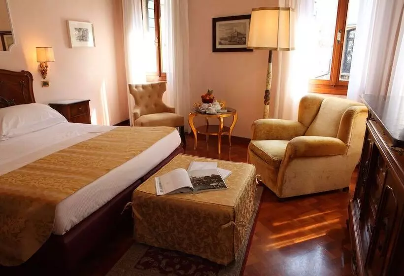 اتاق کلاسیک, Pensione Accademia  Villa Maravege