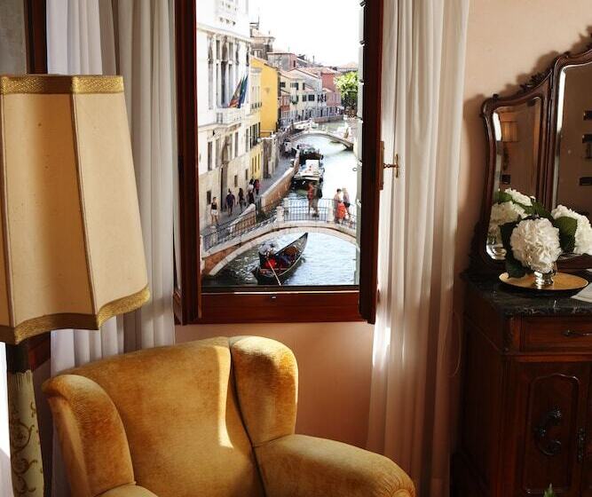 اتاق سوپریور, Pensione Accademia  Villa Maravege