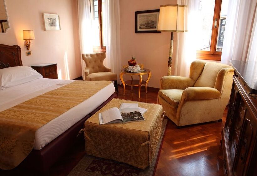 اتاق سوپریور, Pensione Accademia  Villa Maravege