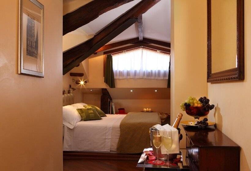 اتاق استاندارد چهار تخته, Pensione Accademia  Villa Maravege