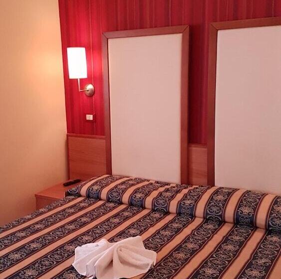 غرفة سوبيريور, Promenade Universale