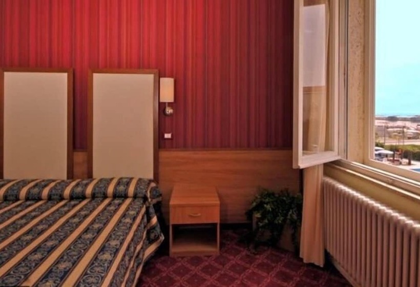 غرفة سوبيريور, Promenade Universale