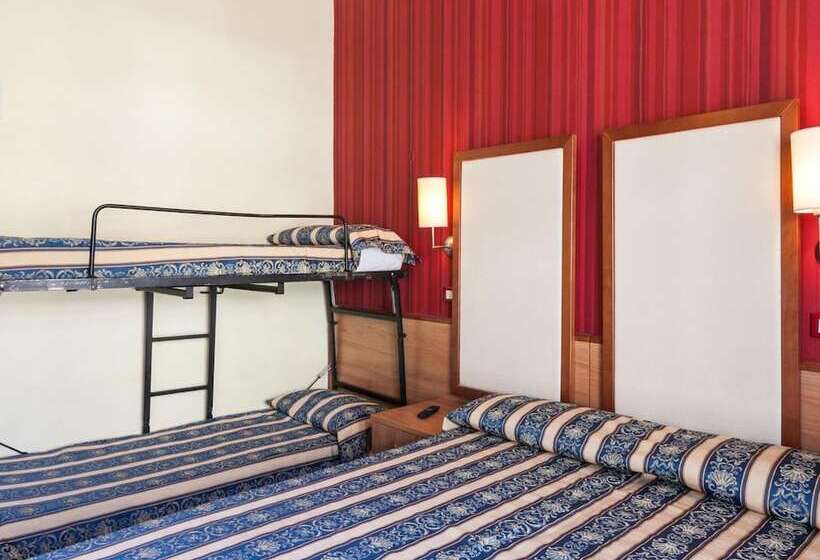 غرفة سوبيريور رباعية, Promenade Universale