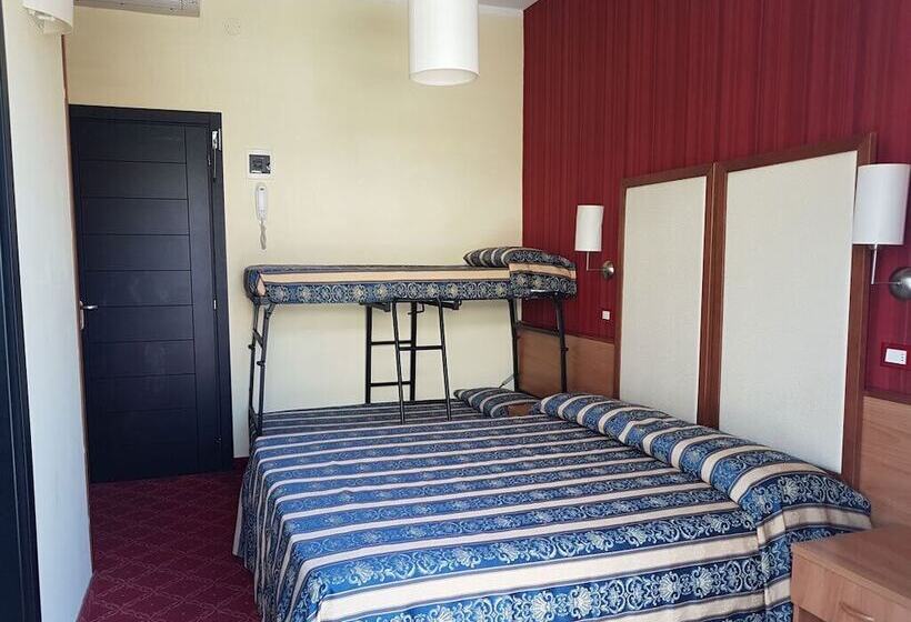 غرفة سوبيريور رباعية, Promenade Universale