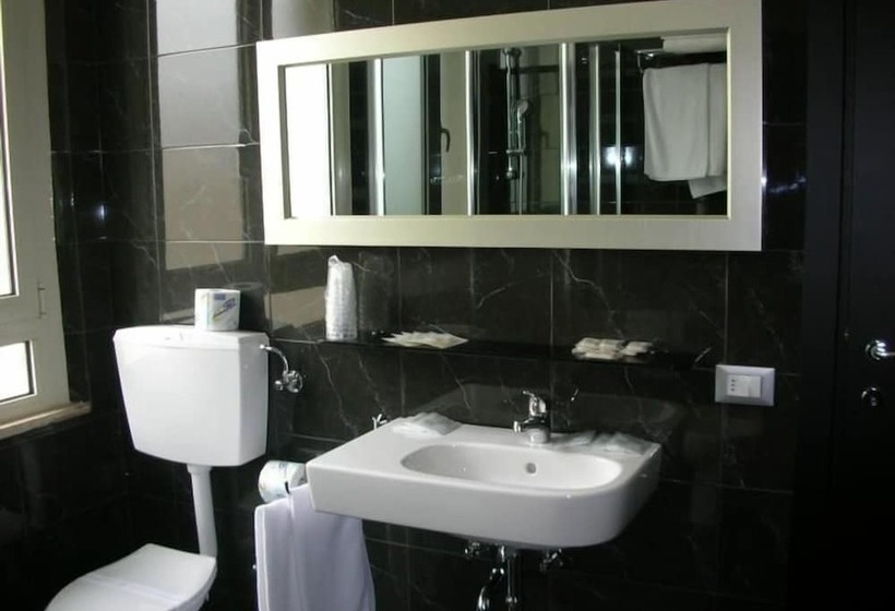 غرفة سوبيريور مطلّة علي البحر, Promenade Universale