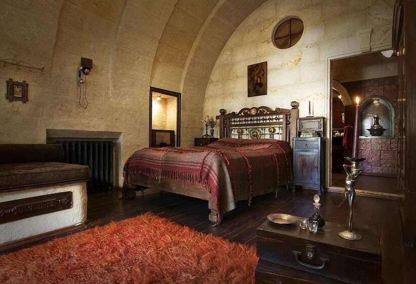 豪华房间, Sacred House