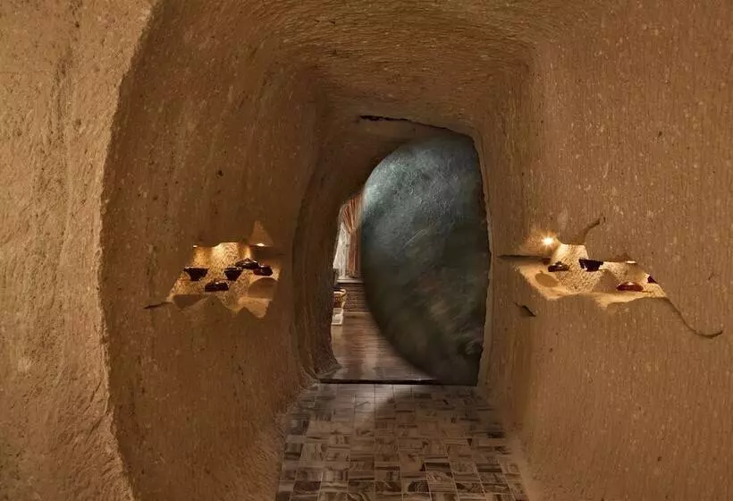 سوییت, Sacred House