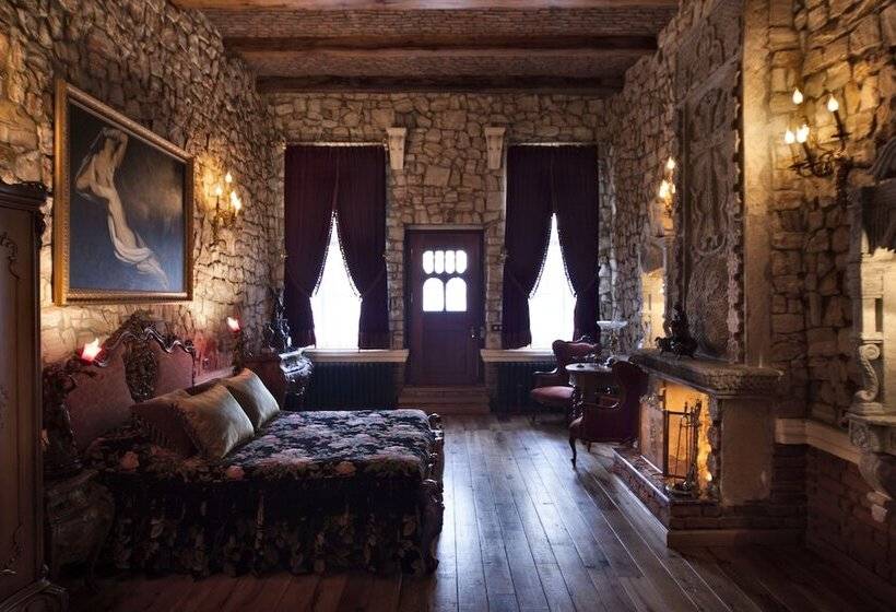 套房, Sacred House