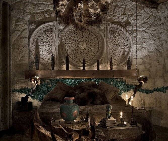 스위트, Sacred House