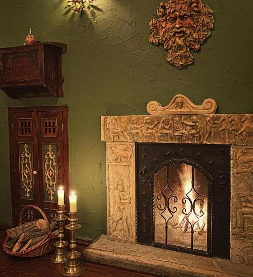 高级大房间, Sacred House