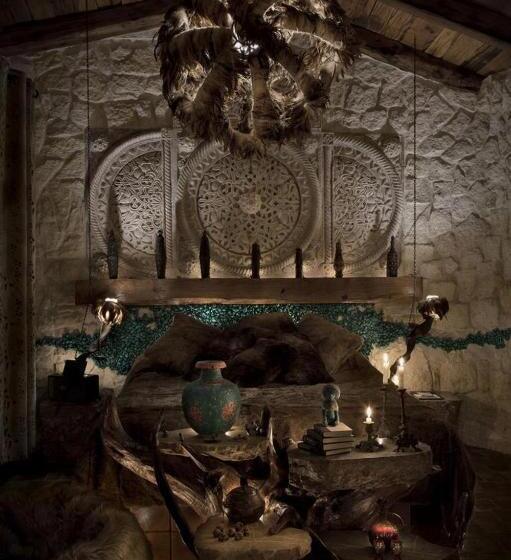 스위트, Sacred House