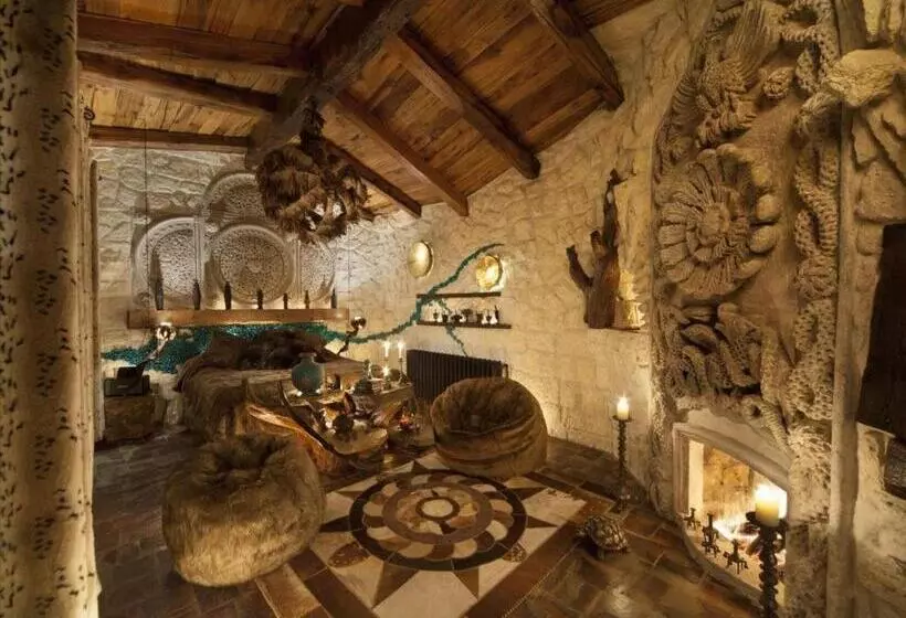 سوییت, Sacred House