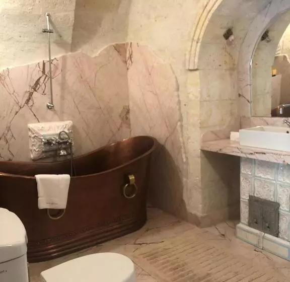 اتاق لوکس, Sacred House