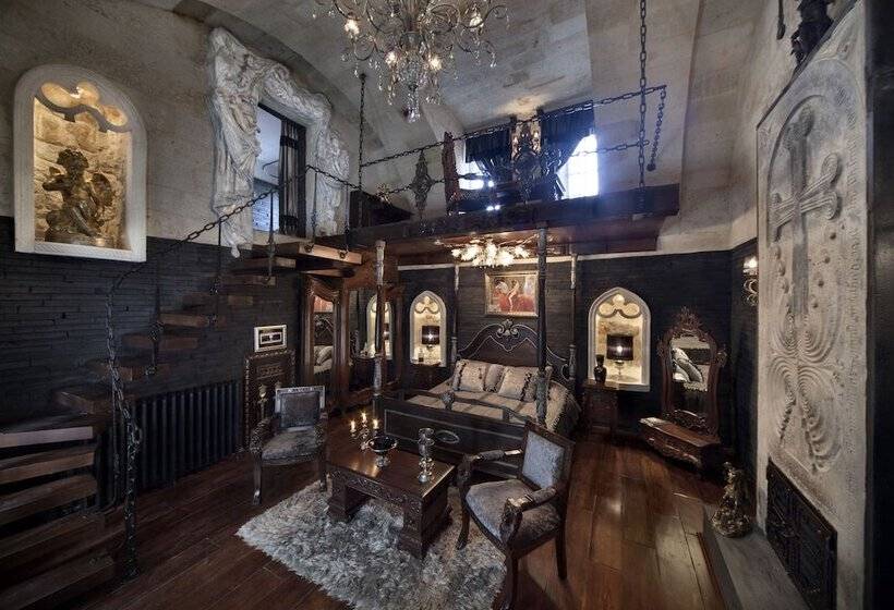 套房, Sacred House