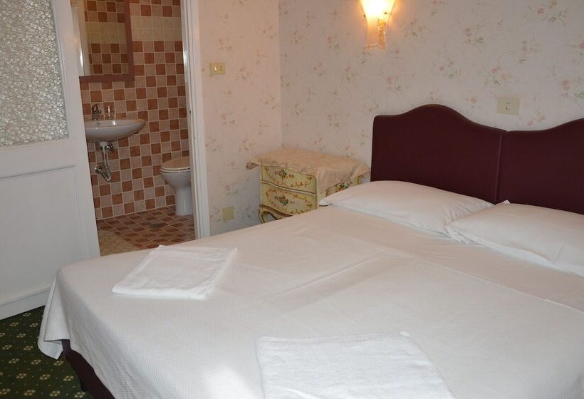 Standaard Driepersoonskamer met Gedeelde Badkamer, Texas