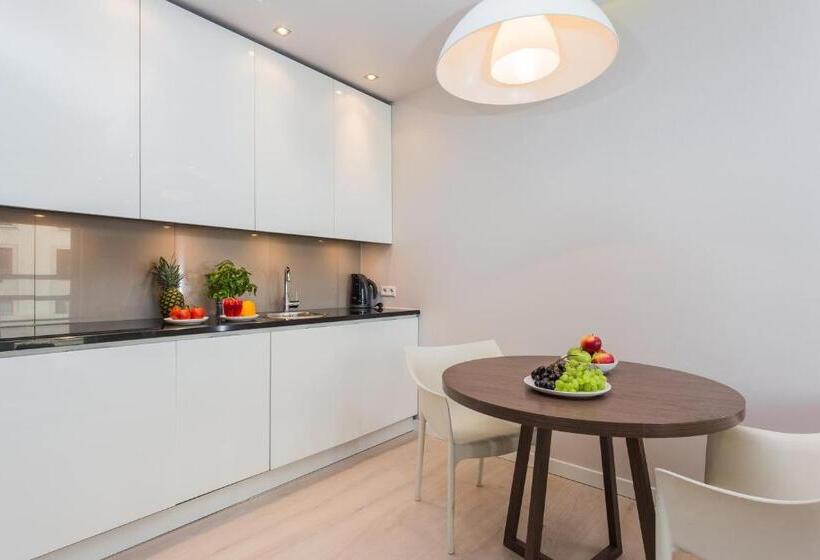 דירת חדר סופריור, Platinum Residence