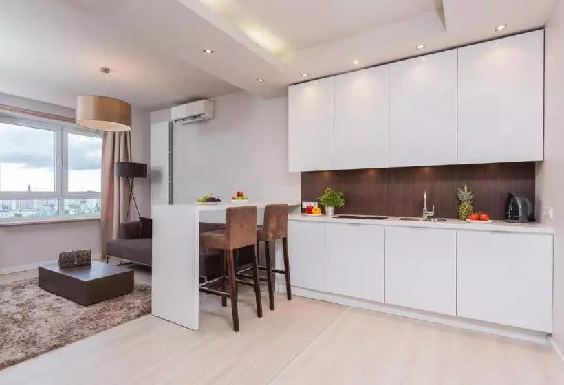 スタンダードスタジオ, Platinum Residence