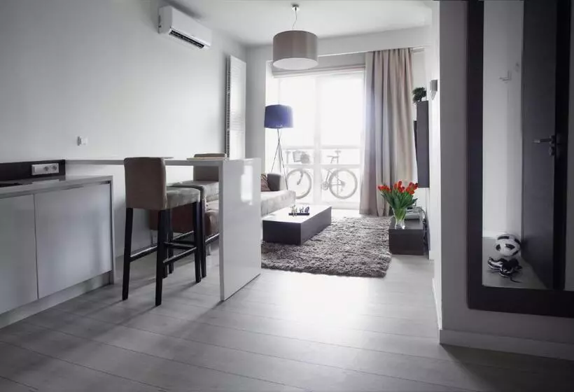 スタンダードスタジオ, Platinum Residence