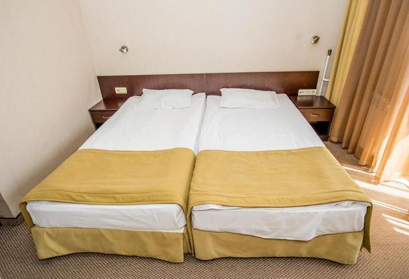 جناح جونيور, Snezhanka Hotel Pamporovo Half Board & Ski