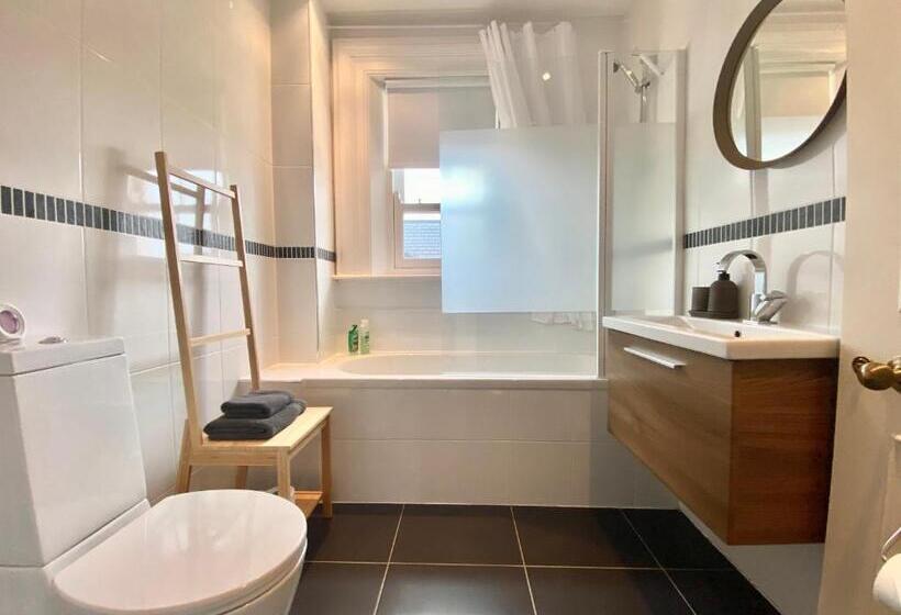 트리플 클래식 룸, Bailey S Court, Guest Accommodation