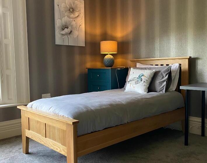 트리플 클래식 룸, Bailey S Court, Guest Accommodation