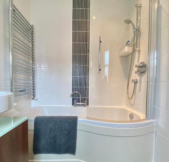 디럭스 패밀리 룸, Bailey S Court, Guest Accommodation