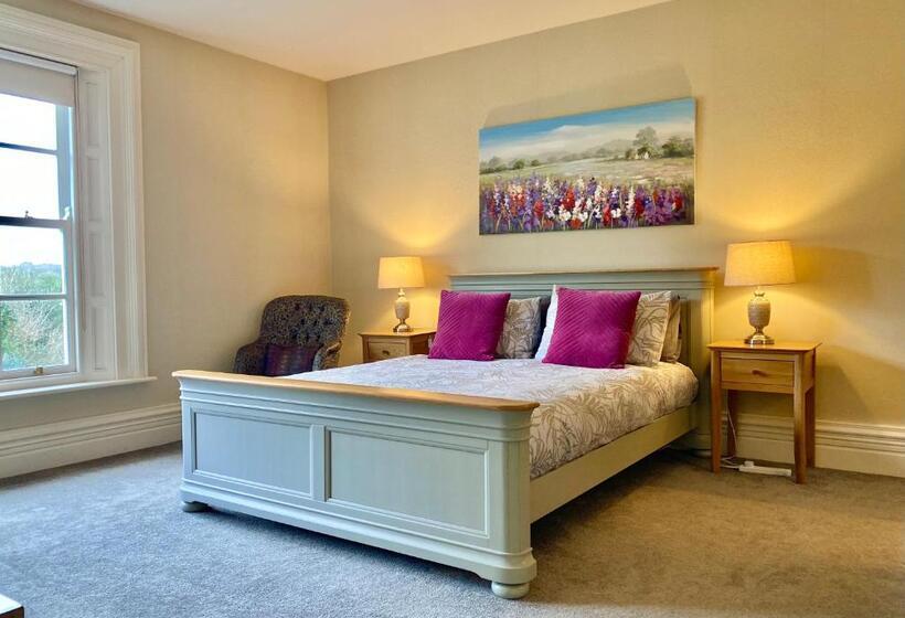 Семейный Номер Deluxe, Bailey S Court, Guest Accommodation