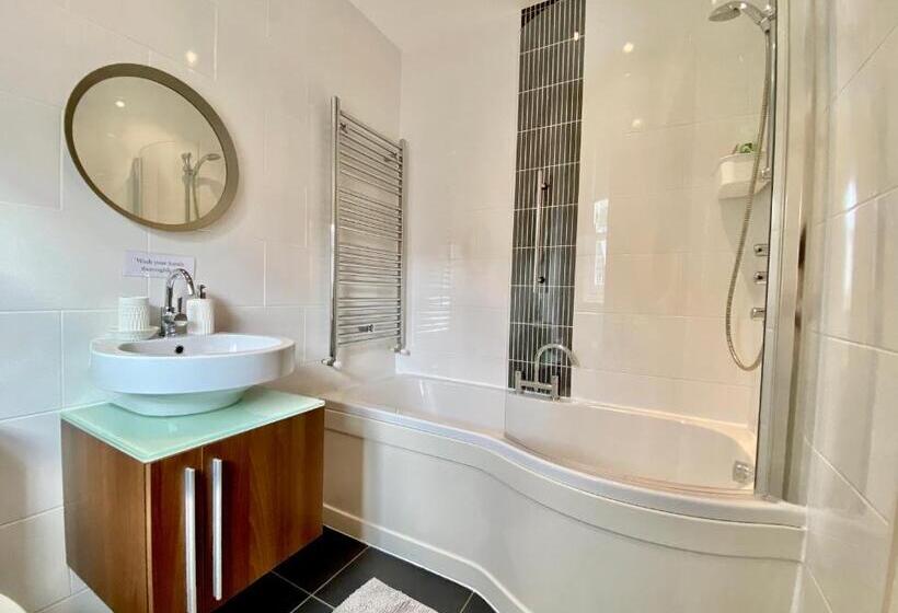 디럭스 패밀리 룸, Bailey S Court, Guest Accommodation