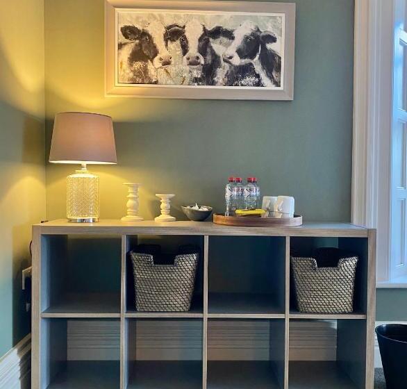 ガーデンビュースイート, Bailey S Court, Guest Accommodation